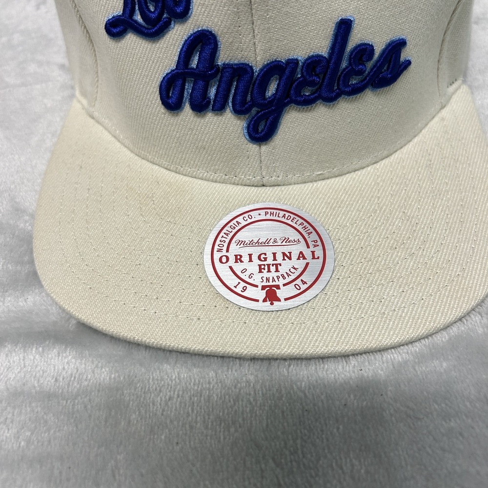 Los Angeles Lakers Hat Mens Off White Cap Snap Back Mitchell Ness NBA Script - Picture 2 of 10